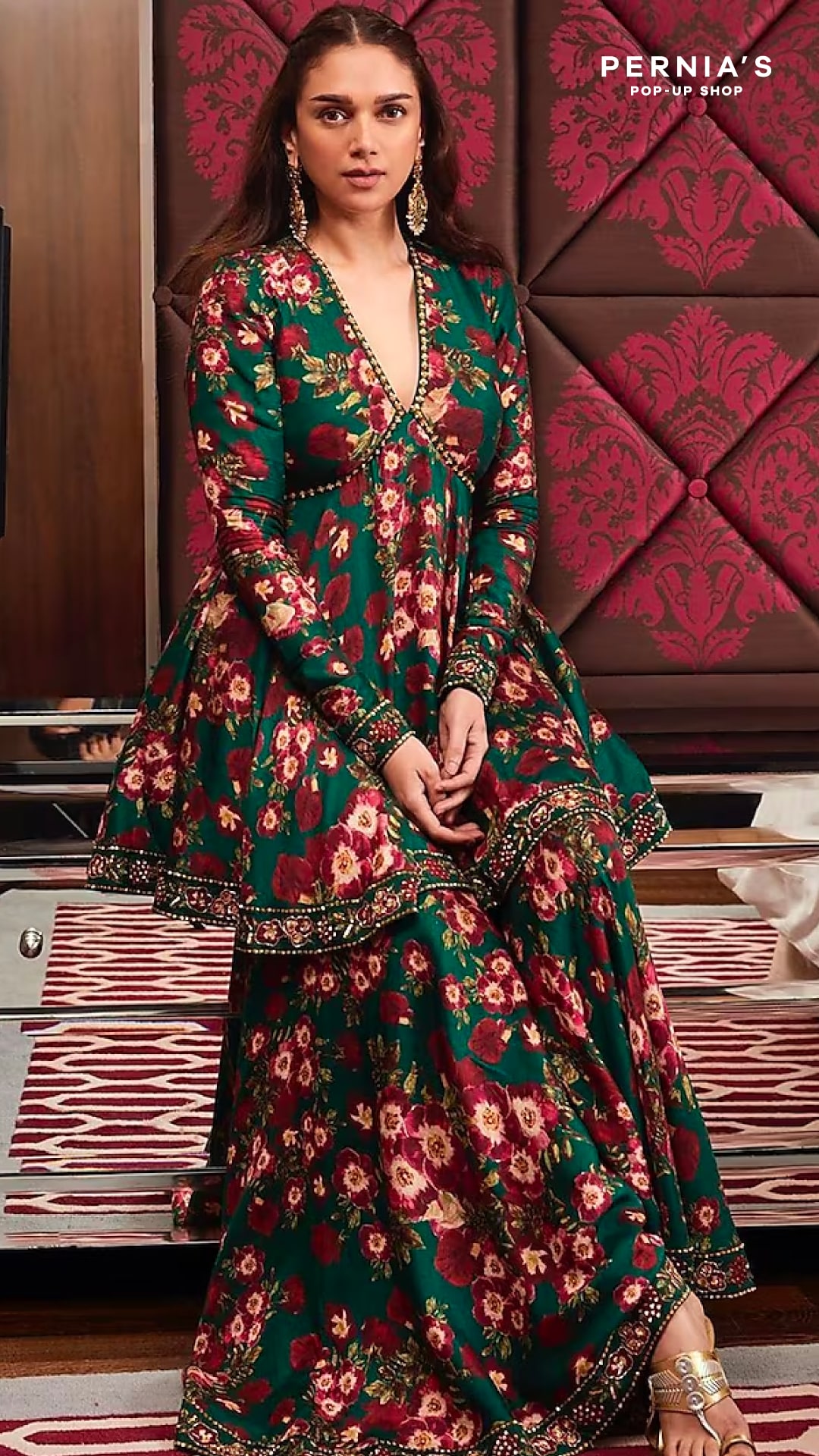 Aditi Rao Hydari Looks Resplendent In Dull Gold Lehenga As She Walks The  Ramp At India Couture Week- See Gorgeous Pics
